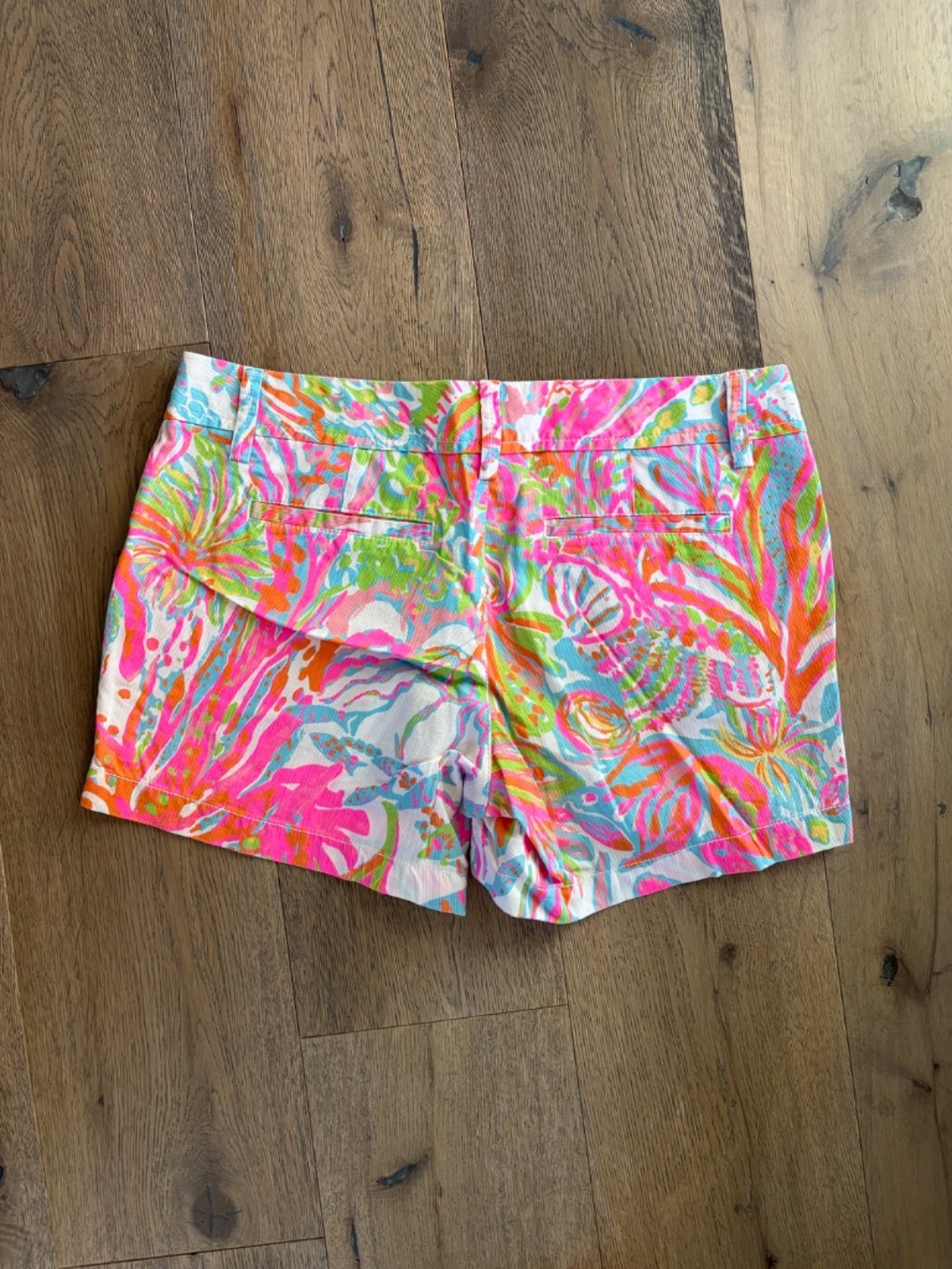 Lilly Pulitzer Callahan Shorts - Picture 3 of 4